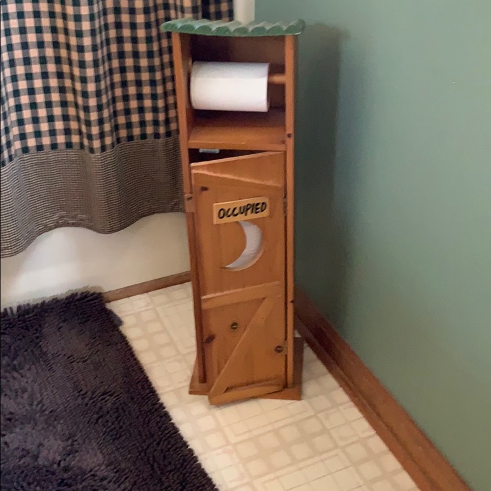 Toilet paper roll holder